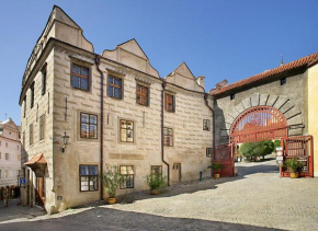Отель Pension Zámecká Apartmá - Castle Apartments  Чешский Крумлов